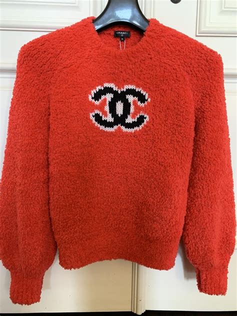 Chanel pullovers